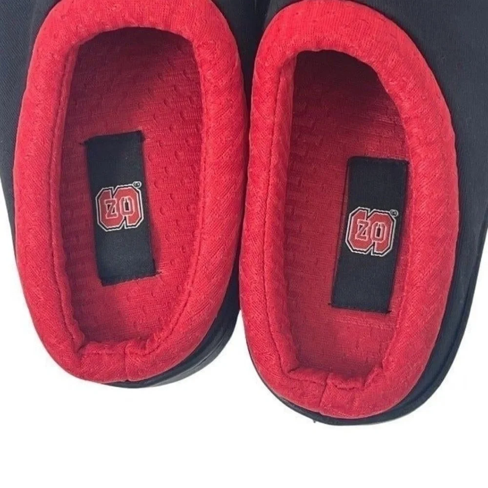 NCSU Wolfpack Youth slippers size XL (3/4) NC State University